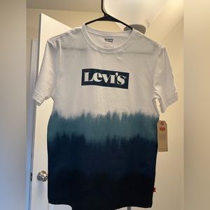 Levis vans t-shirt in white colour large size (12-13years)
